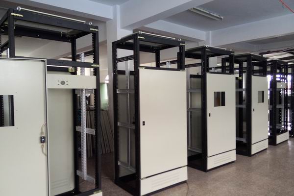 广宁控制柜-3683厂家控制柜检修需要注意的